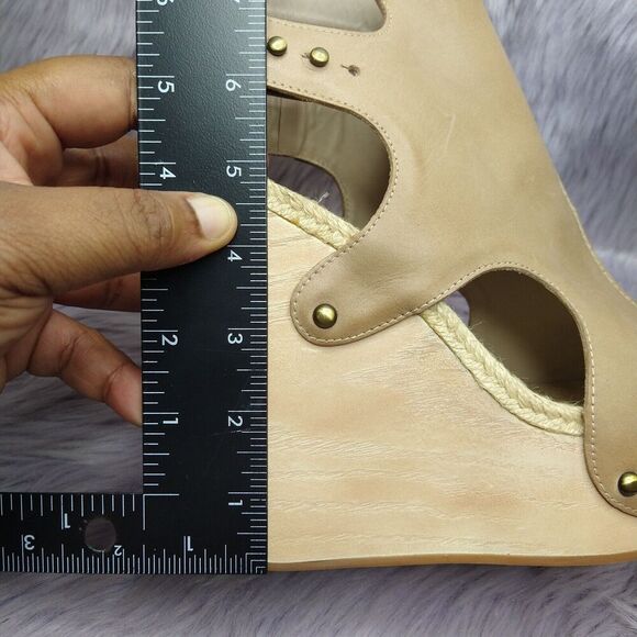 Max Studio Foal Leather Wedge Booties Platform Sandals Womens Size 10 Beige Stud - Picture 12 of 13